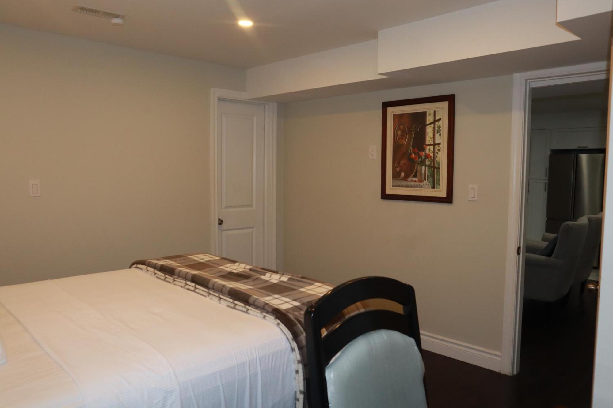 Stunning Furnished 2Bedroom/2Washroom Apartment Μπράμπτον Εξωτερικό φωτογραφία