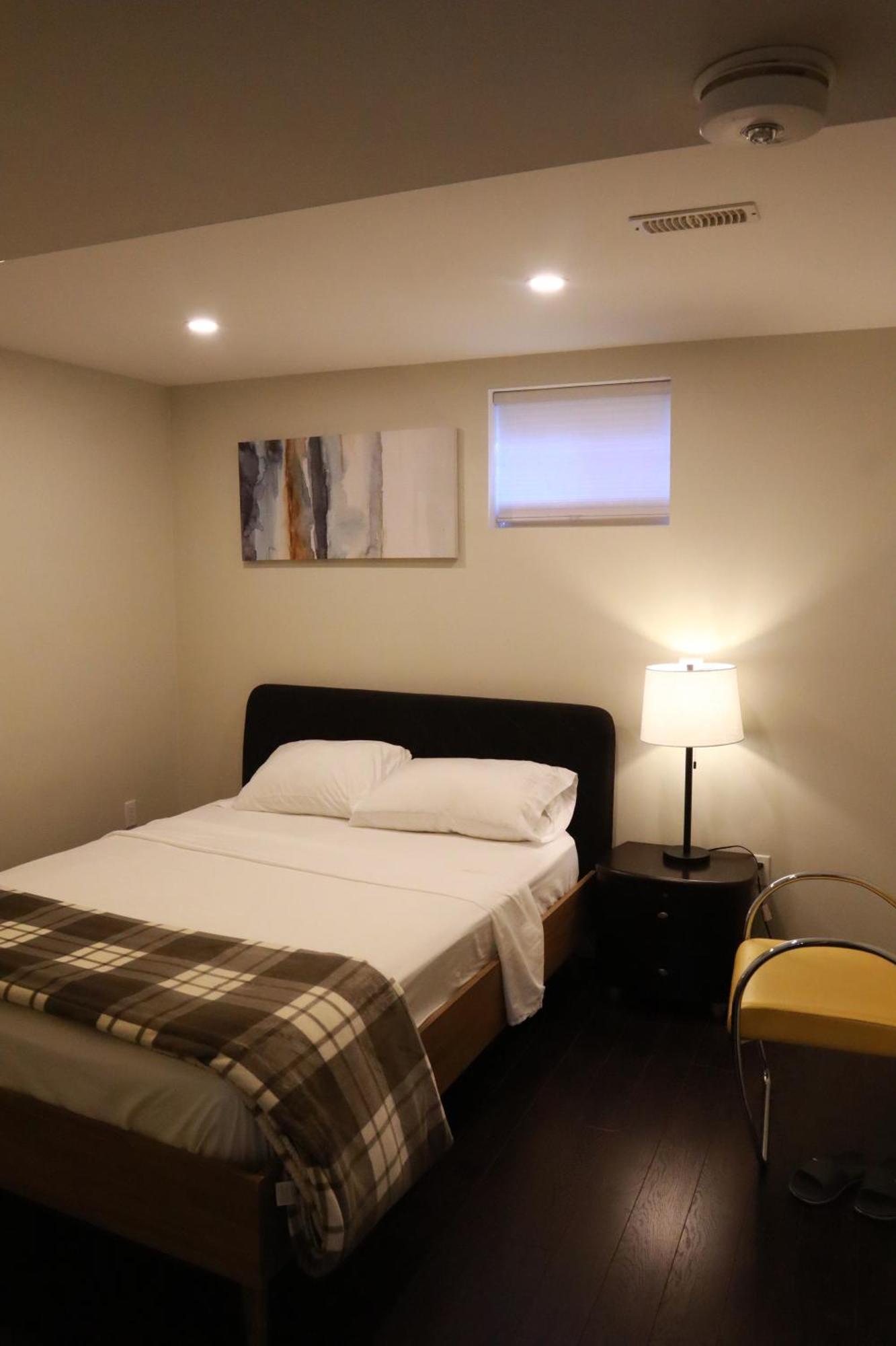 Stunning Furnished 2Bedroom/2Washroom Apartment Μπράμπτον Εξωτερικό φωτογραφία