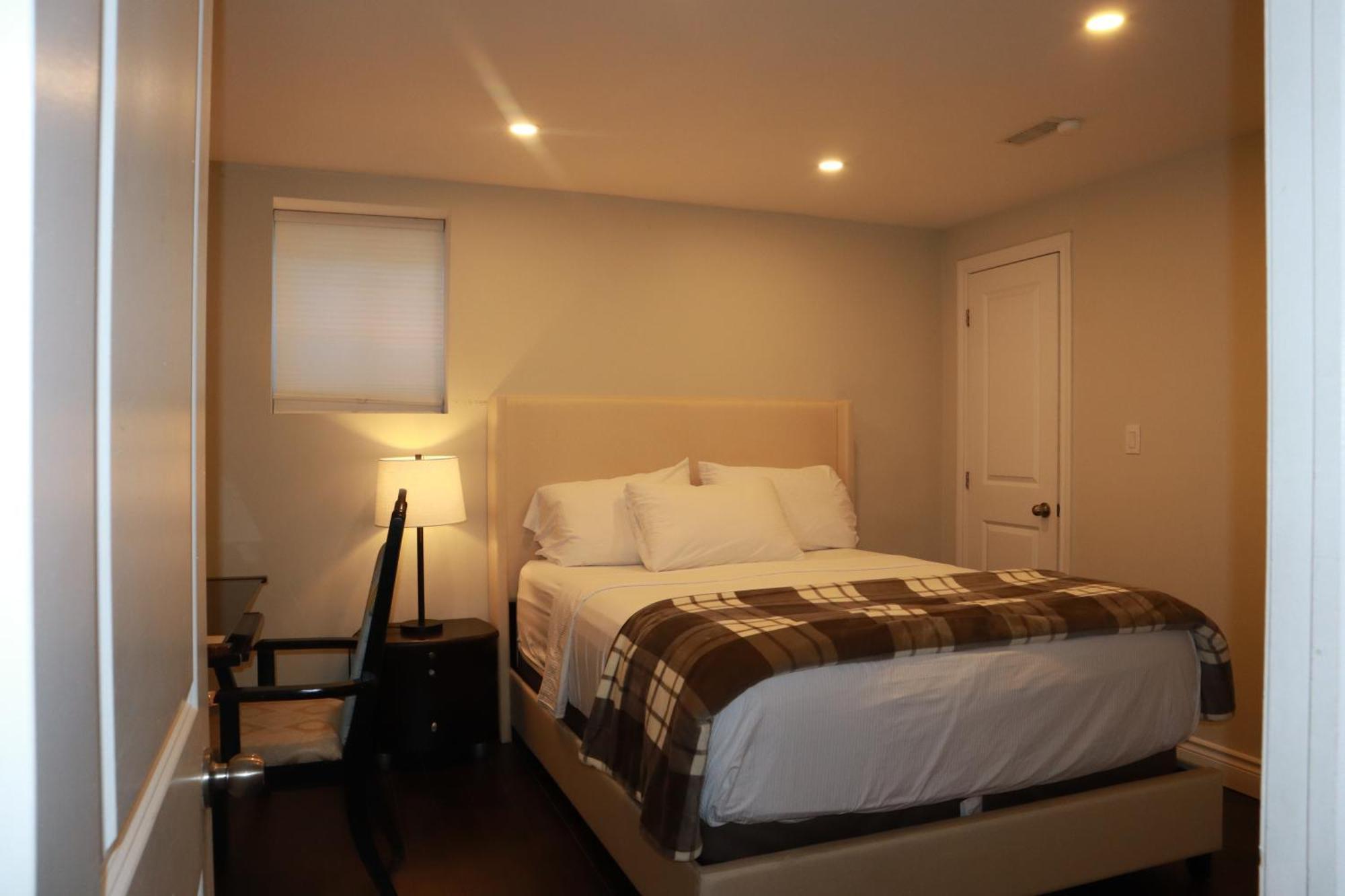 Stunning Furnished 2Bedroom/2Washroom Apartment Μπράμπτον Εξωτερικό φωτογραφία